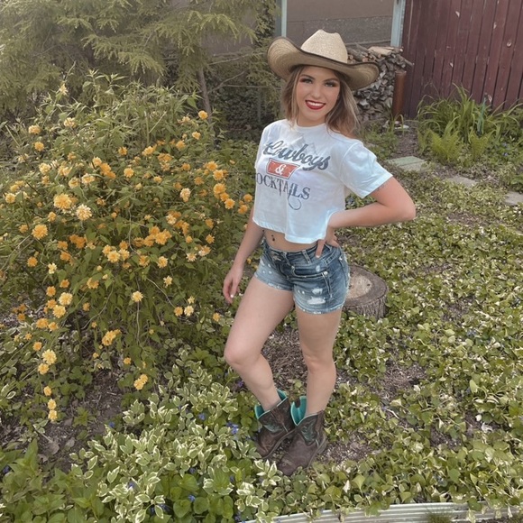 Meet your Posher, Jade - Picture 4 of 4